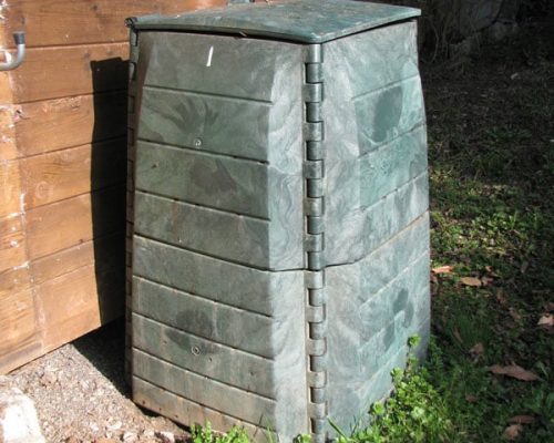 composteur-dans-jardin-credit-sivom composteur-dans-jardin-credit-sivom
